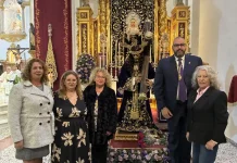 Carmen Paola Tomé, pregonera del Jueves Santo 2026, y José Carlos Torres, cartelista de Los Moraos