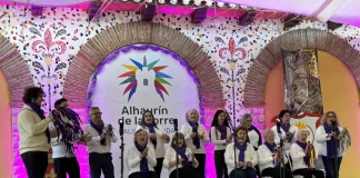 La octava Navidad Morá repite éxito con la multitudinaria inauguración del Belén y una tarde llena de música