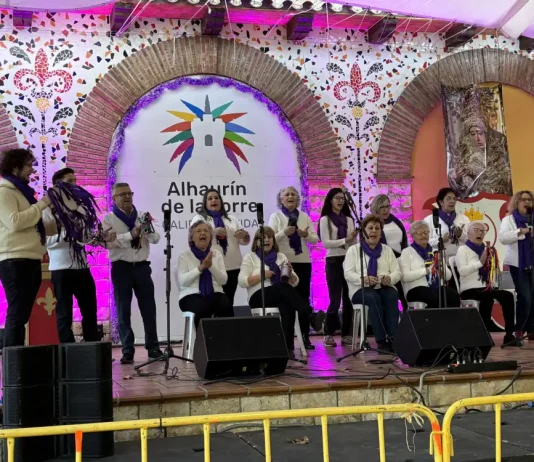 La octava Navidad Morá repite éxito con la multitudinaria inauguración del Belén y una tarde llena de música