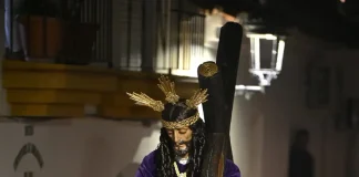 El Nazareno del Paso recorre el Barrio Viejo de Alhaurín de la Torre en solemne Vía Crucis El Nazareno del Paso recorre el Barrio Viejo de Alhaurín de la Torre en solemne Vía Crucis