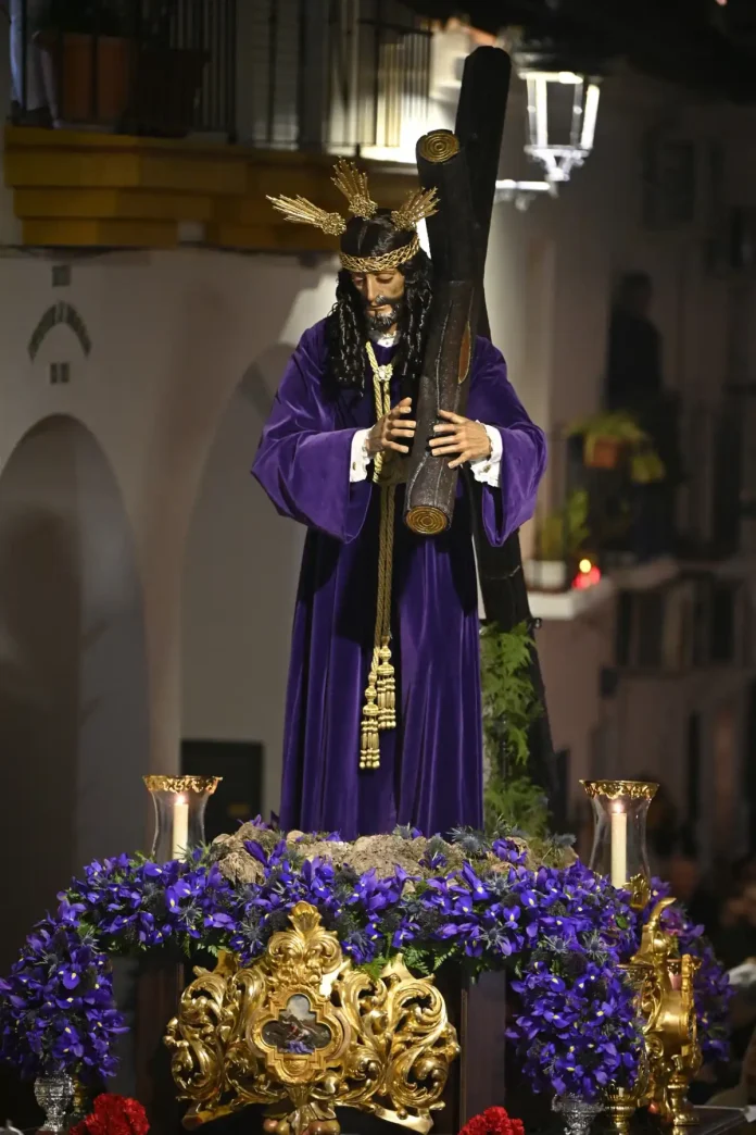 El Nazareno del Paso recorre el Barrio Viejo de Alhaurín de la Torre en solemne Vía Crucis