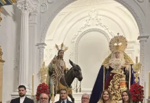 La Iglesia de San Sebastián ya luce el nuevo retablo de la Pollinica La Iglesia de San Sebastián ya luce el nuevo retablo de la Pollinica