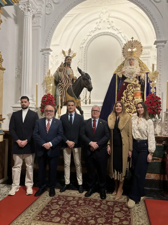 La Iglesia de San Sebastián ya luce el nuevo retablo de la Pollinica