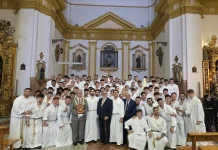 El Resucitado pone el broche de gloria a la Semana Santa de Alhaurín de la Torre 2026