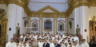 El Resucitado pone el broche de gloria a la Semana Santa de Alhaurín de la Torre 2026
