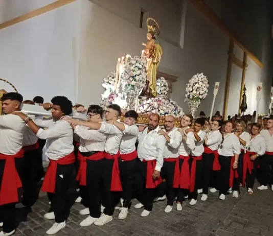 La Virgen del Carmen vuelve a emocionar a Alhaurín de la Torre en el Barrio Viejo La Virgen del Carmen vuelve a emocionar a Alhaurín de la Torre en el Barrio Viejo