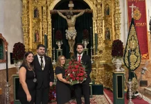 Los Verdes celebran la festividad de la Exaltación de la Cruz con una solemne misa Los Verdes celebran la festividad de la Exaltación de la Cruz con una solemne misa