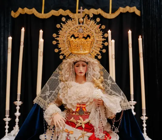 María Santísima de la Amargura protagoniza su solemne besamanos en la iglesia María Santísima de la Amargura protagoniza su solemne besamanos en la iglesia